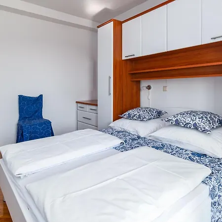 With A Parking Space Banjol, Rab - 5022 Apartment