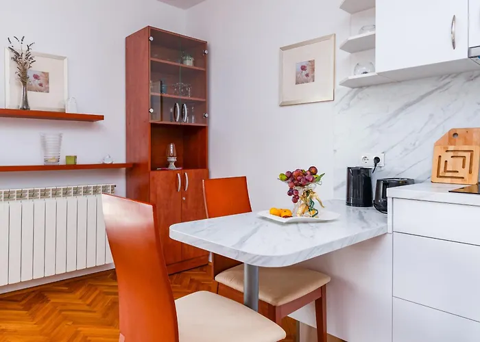 With Parking Space Banjol, Rab - 5022 Apartment