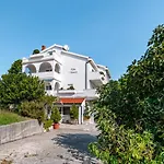 Apartment With Parking Space Banjol, Rab - 5022