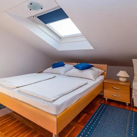 Appartement With Parking Space Banjol, Rab - 5022 Banjol
