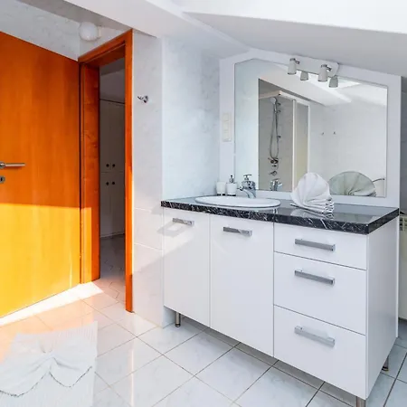 Appartement With Parking Space Banjol, Rab - 5022 Banjol